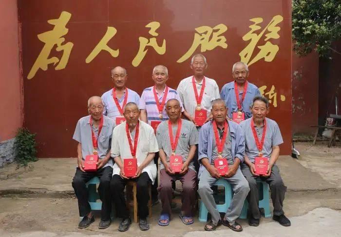为什么胸上有生长纹？游戏画面